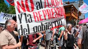 Video | Protestas en Río Negro: rechazo al DNU de Milei en Roca, Cipolletti, Viedma y Bariloche