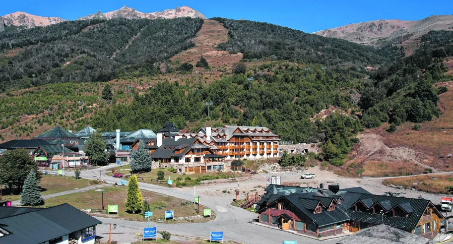 Bariloche. El desarrollo urbanístico del cerro Catedral vuelve a foja cero