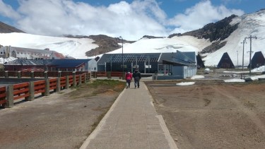 Las Termas de Copahue están abiertas desde hoy y así las disfrutan los primeros turistas