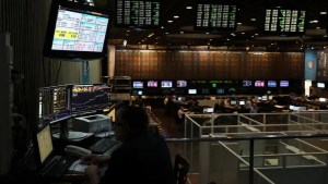 Relajan cepo del dólar MEP y el CCL: se podrán comprar sin restricciones y reducen el «parking»