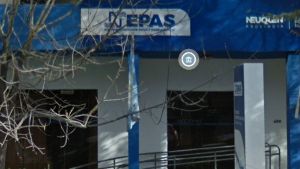 Reclaman paritaria al gobierno de Figueroa: trabajadores del EPAS cortarían el centro de Neuquén