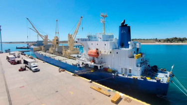 Tanto el presidente de CAFI, Nicolás Sánchez, como el ministro de Producción Carlos Banacloy, el 15% de retenciones a las exportaciones generará un impacto negativo en la fruticultura. foto archivo.