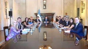 Antes de recibir a los gobernadores, Javier Milei se reúne con su gabinete en la Casa Rosada