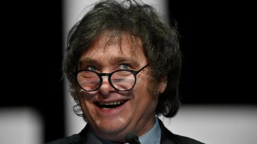 Milei contra los estatales: prepara un DNU para dar de baja más de 7.000 contratos