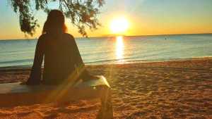 La playa del sur solitaria y poco conocida: mar, pesca, bancos de ostras y bajos precios