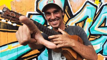 Manu Chao, cantautor multiinstrumentista, vuelve a Argentina. Foto: gentileza prensa. 