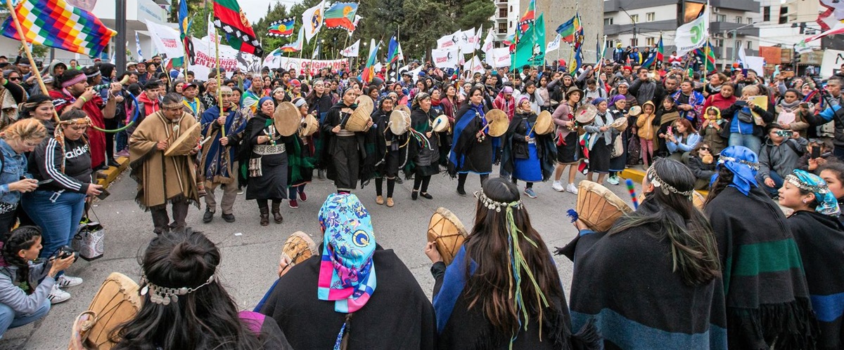 Mapuches de Neuquén en estado de amenaza tras el DNU de Milei: "Bullrich es una criminal" 