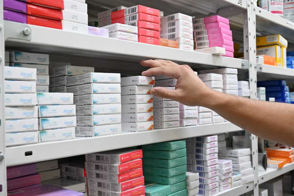 Las farmacias de Neuquén sienten la caída del consumo, sobre todo en los productos de perfumería, que es lo que genera mayores ingresos. (Foto: Florencia Salto).