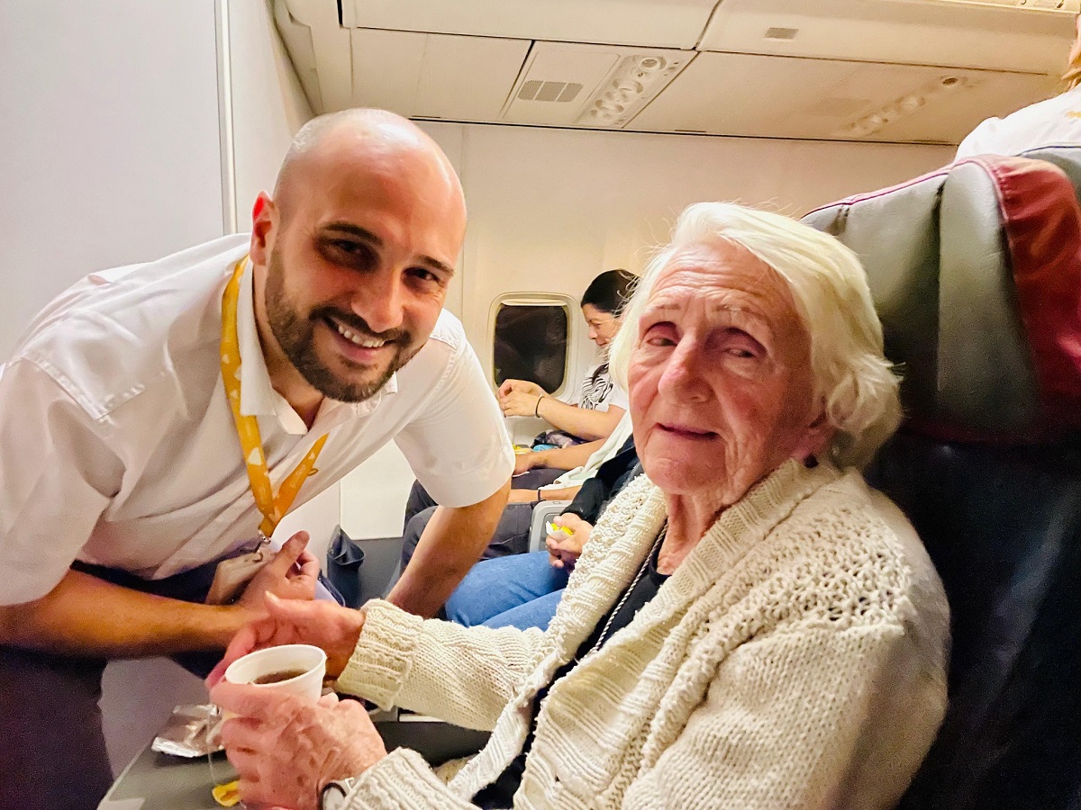 Norma tiene 100 años y cumplió su sueño de volar por primera vez de Neuquén a Buenos Aires