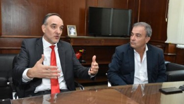 El senador Doñate y el vicegobernador de Río Negro, Pedro Pesatti, criticaron duramente el proyecto Ómnibus de Milei. 