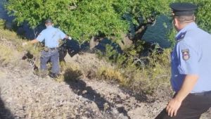Pescador perdido en Piedra del Águila: encontraron un bolso del hombre buscado