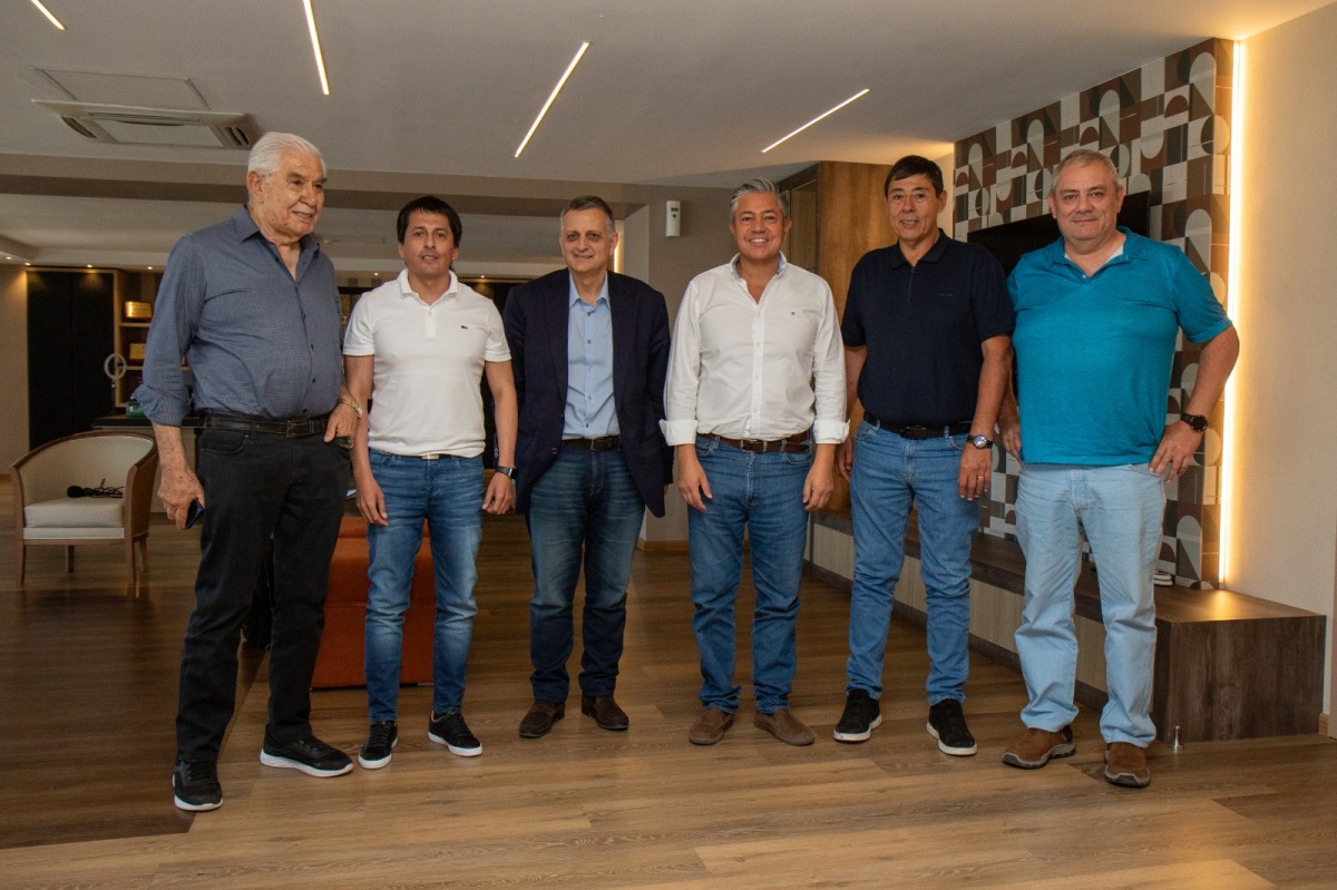 Figueroa se reunió con Horacio Marín, el nuevo titular de YPF y el gremio Petroleros  