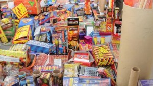 Decomisaron pirotecnia por venta ilegal en un comercio de Viedma