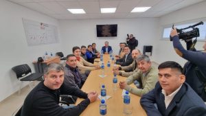 Rolando Figueroa diseña un plan para dividir en siete regiones la provincia de Neuquén