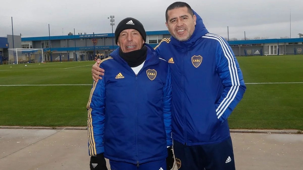 Russo y Riquelme mantienen una buena relación gracias al paso del técnico por Boca.