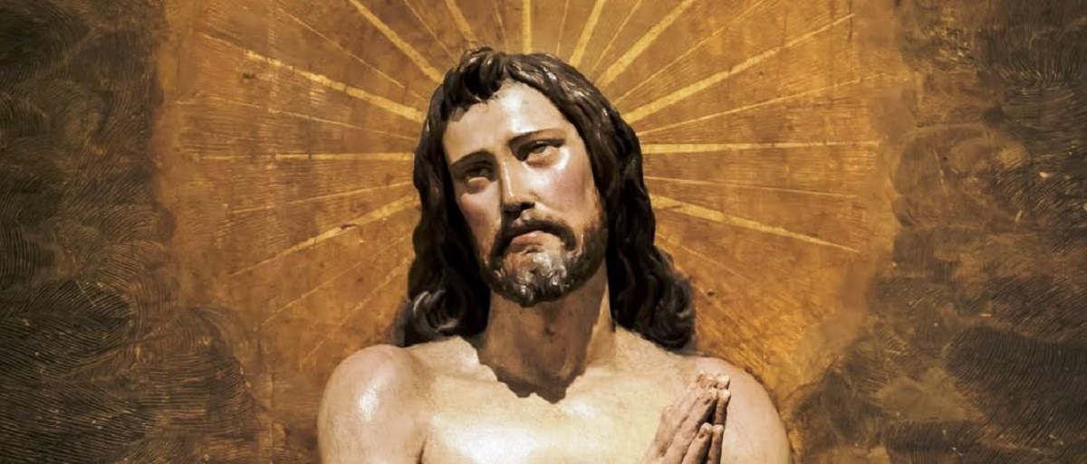San Juan Evangelista es el discípulo predilecto de Jesús.-