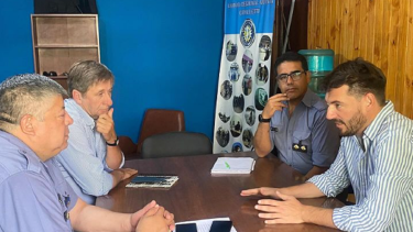 Rodrigo Buteler, Aldo Mildemberg y autoridades policiales se reunieron para debatir sobre la inseguridad. Foto: Gentileza