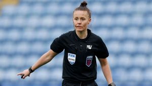 Rebecca Welch se convertirá en la primera mujer en arbitrar un partido de Premier League