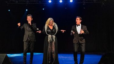 Miguel Ángel Cherutti, Carmen Barbieri y Nito Artaza, tres capocómicos en escena.