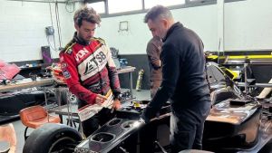 Manu Urcera vuelve al equipo con el que fue bicampeón del Turismo Nacional