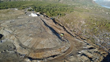 El basural de Bariloche ya no tiene basura a cielo abierto, se tapan los residuos. Gentileza