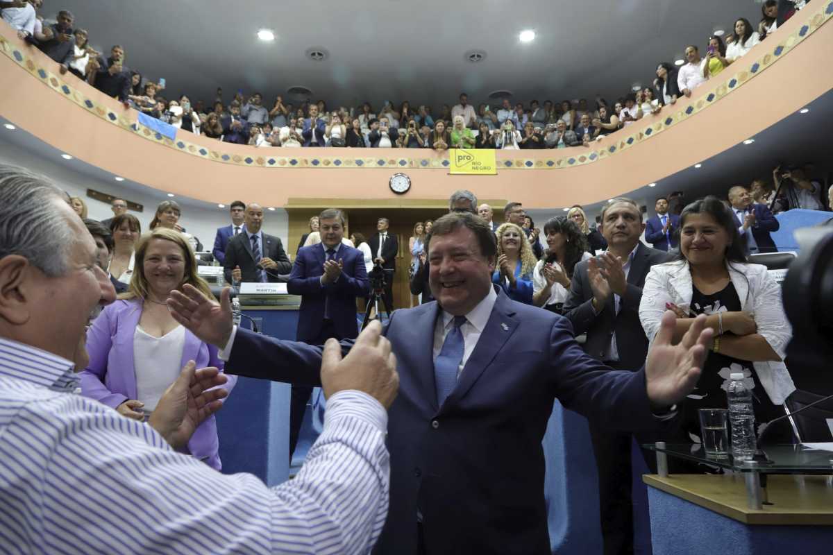 El abrazo y los siete datos para repasar de la asunción de Weretilneck ...