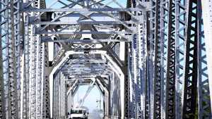 A tomar otras alternativas: mañana estará cerrado el puente ferrocarretero de Viedma y Patagones