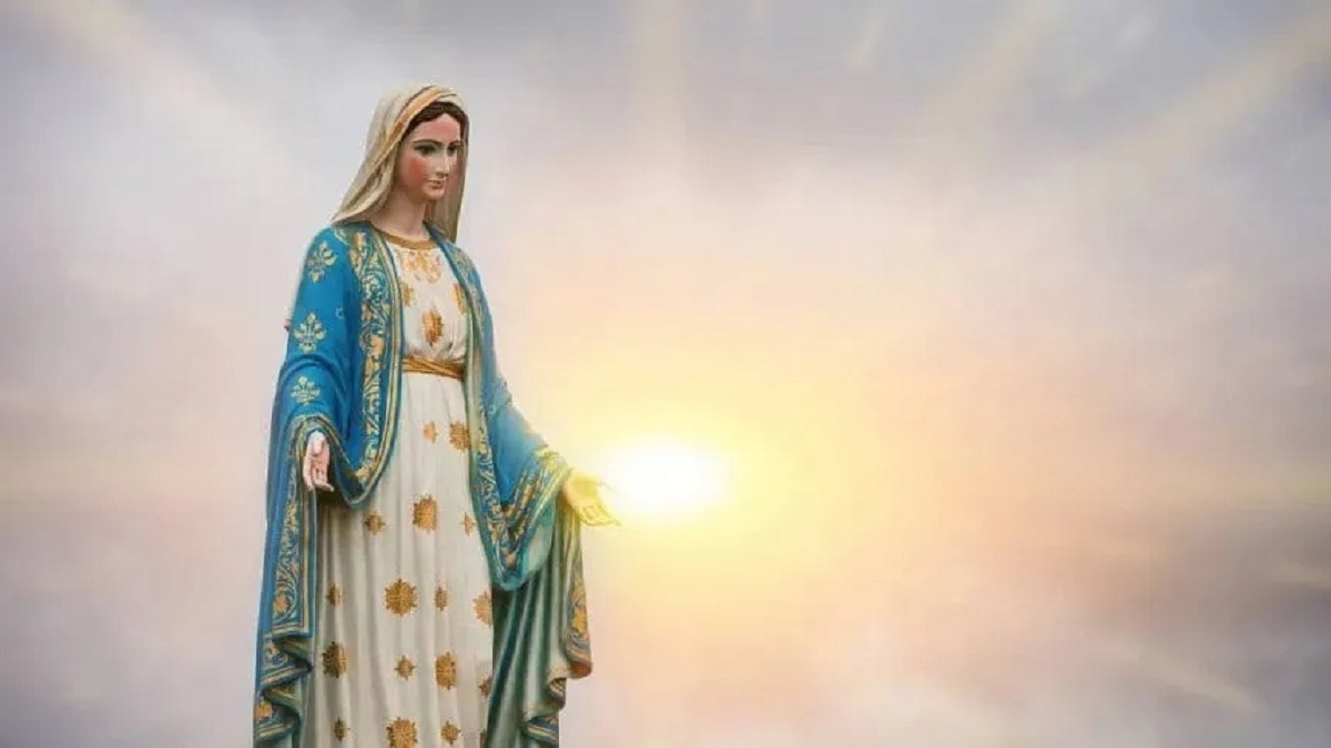 La virgen María es considerada llena de gracia.-