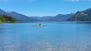 Conexión con lo natural en Meliquina, pasar un verano con lagos azules y playas bajo el sol