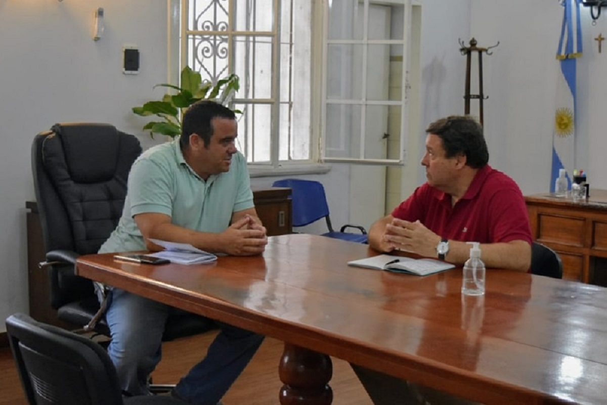 El intendente de Cincos Saltos a lo Milei: fue a la justicia por el rechazo de un veto