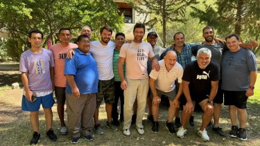 Buteler junto al equipo de trabajo de la secretaría de Servicios Públicos. Foto: Gentileza.