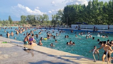 Desde el gobierno de Cipolletti informaron el listado de las piletas habilitadas. Foto: Gentileza.