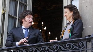 Mientras Milei se aleja de Xi Jinping, Mondino se reunirá con el embajador chino