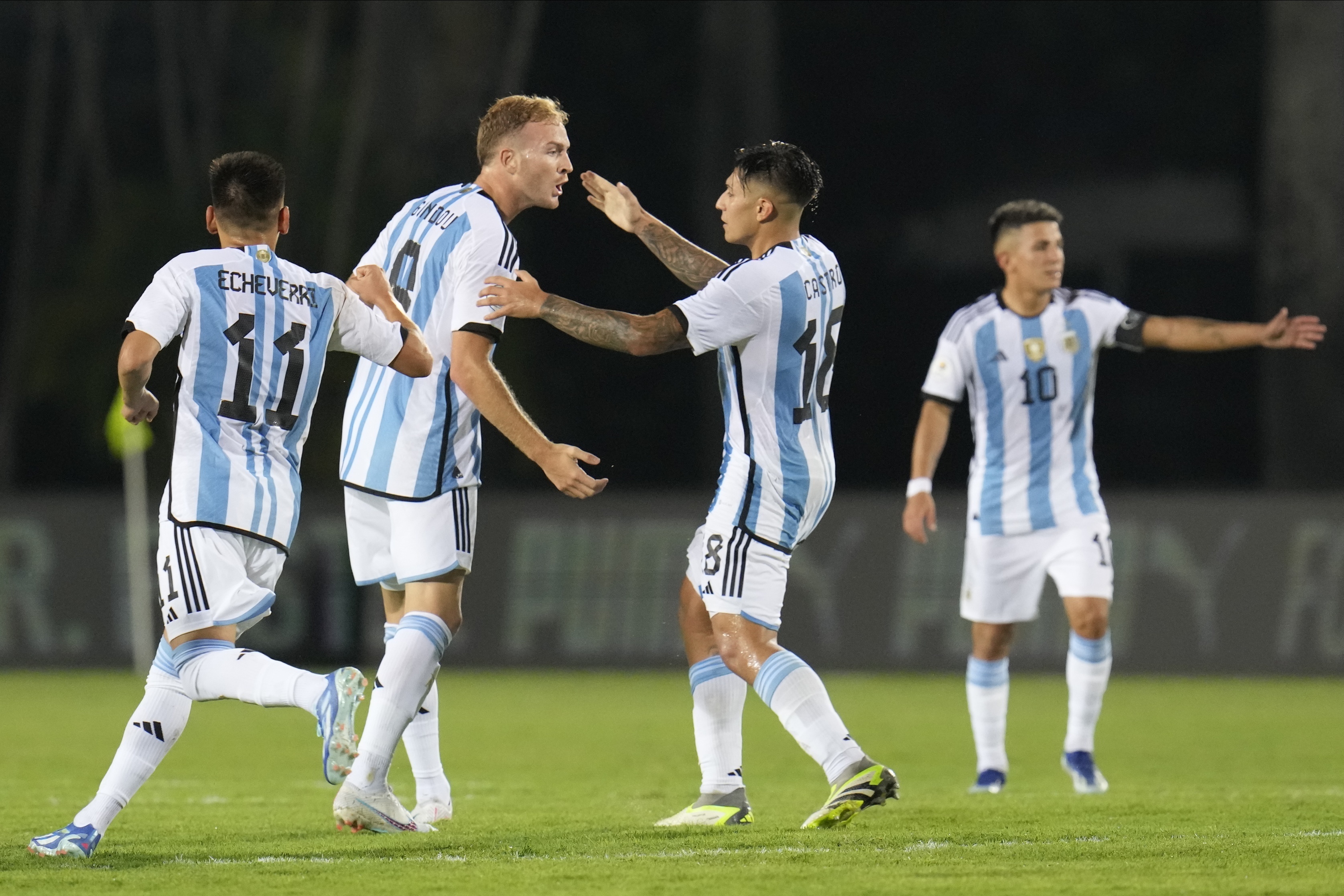 Luciano Gondou puso marcó sobre el final del partido para Argentina. (AP Photo/Ariana Cubillos)