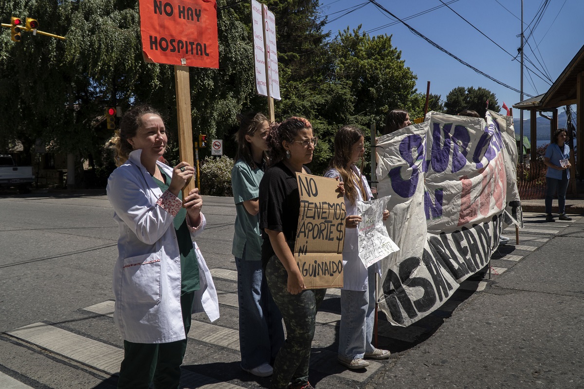 Los residentes médicos del hospital Ramón Carrillo iniciaron un paro activo el 5 de enero y anunciaron hoy el levantamiento de la medida a partir del martes 16. Foto: Archivo