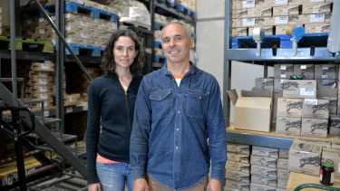 Bariloche for export. Tras reinventarse varias veces, Francisco y Carolina hallaron el camino y apuestan por más productos y más mercados. Foto: Alfredo Leiva.