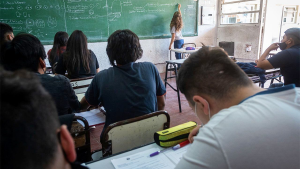 Martínez aseguró que las becas estudiantiles que pagará Neuquén será «muy superior al promedio»