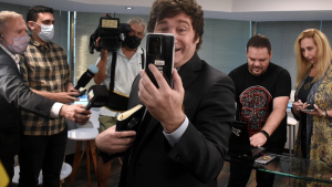 Milei imparable en las redes sociales: desde Davos, hizo casi 300 retuits en seis horas