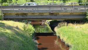 El canal «Los milicos» de Cipolletti lleva más de 70 años contaminando los ríos del Alto Valle