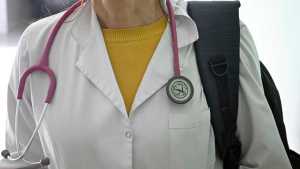 El DNU de Milei: la Justicia frena los aumentos excesivos de las cuotas en las prepagas