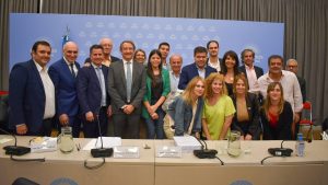 Ley Ómnibus: el frenético día después del dictamen, más idas y vueltas en la negociación