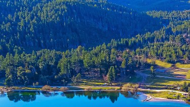 El pueblo mágico de la Patagonia, escondido entre montañas, agua cristalina y frutas finas