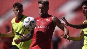 El Independiente de Tevez no arranca: perdió dos amistosos con Melgar de Perú