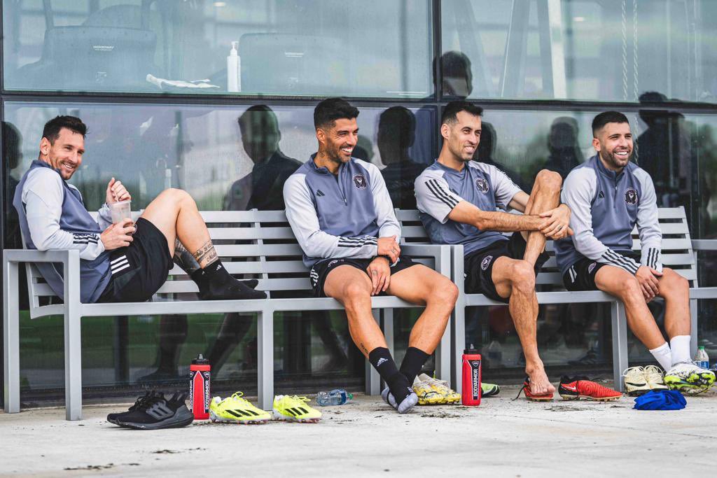 Messi, Suárez, Busquets y Alba, los amigos se reunieron en Miami.