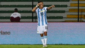 Con Almada de figura, Argentina goleó 5 a 0 a Chile y avanzó en el Preolímpico
