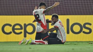 Doble 9 rendidor y goleador: el juvenil y el Colibrí fueron letales. (@riverplate)