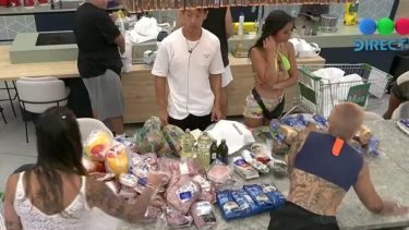 Los "hermanitos" se sorprendieron por los precios de la compra semanal, en la Casa de Gran Hermano.-