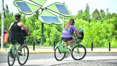 Verano: ni playa ni cordillera, a rodar el río Limay