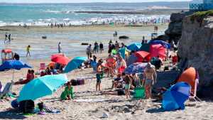 ¿Cuánto cuesta salir a comer en Las Grutas? Acá,  los precios de todo, desde el choripán hasta los mariscos