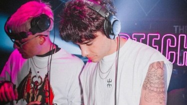 Julian Serrano fue DJ en una famosa fiesta de Cipolletti. 